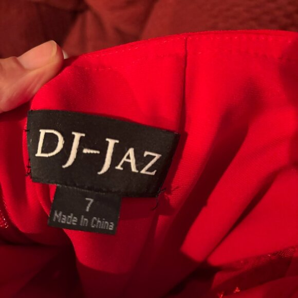 Red Prom Dress Size 7, brand new! - Picture 6 of 6